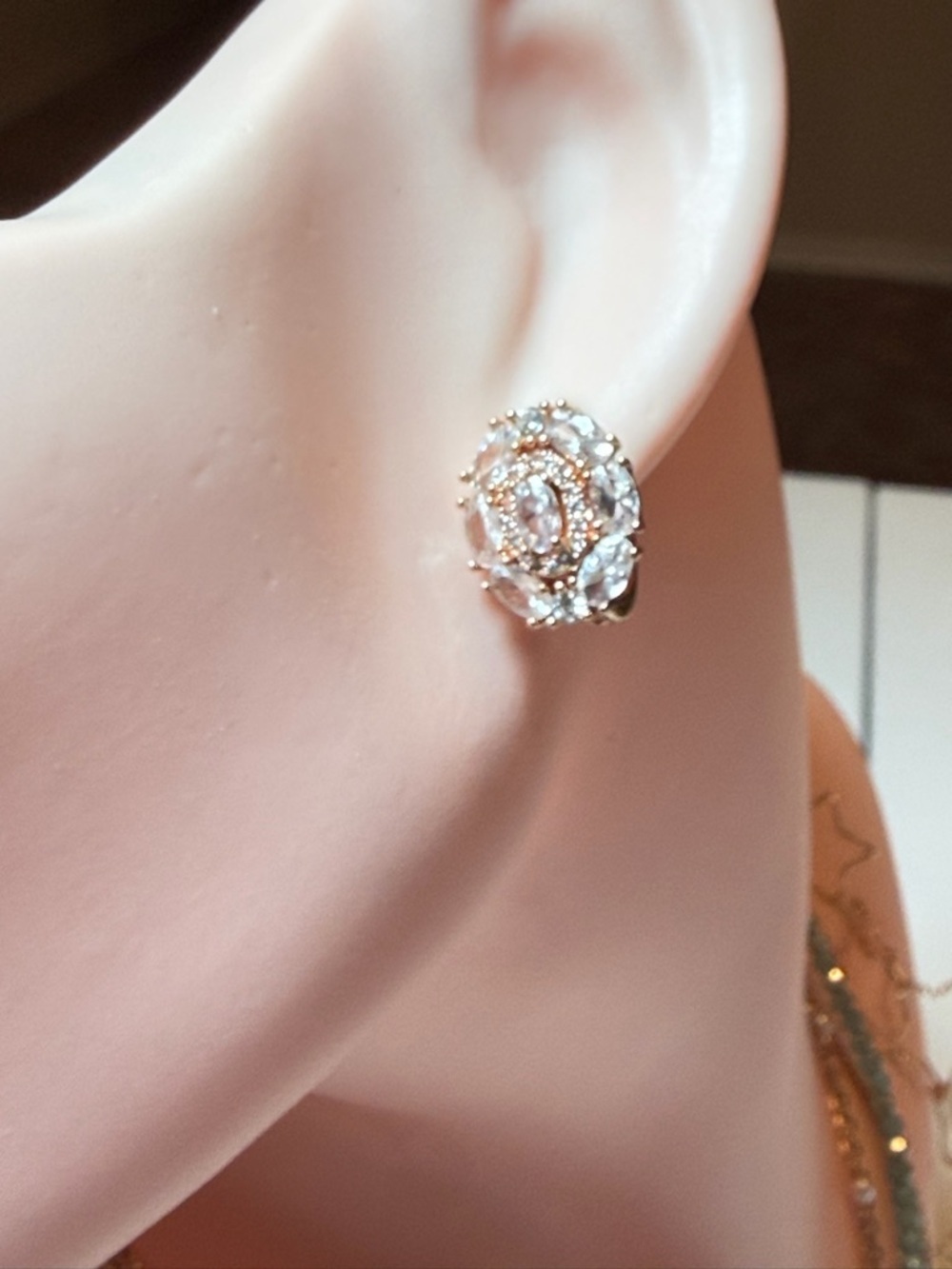 Elegant Luxury Hoop Earrings Featuring Oval Crystal & White Zircon. - Picture 5 of 9